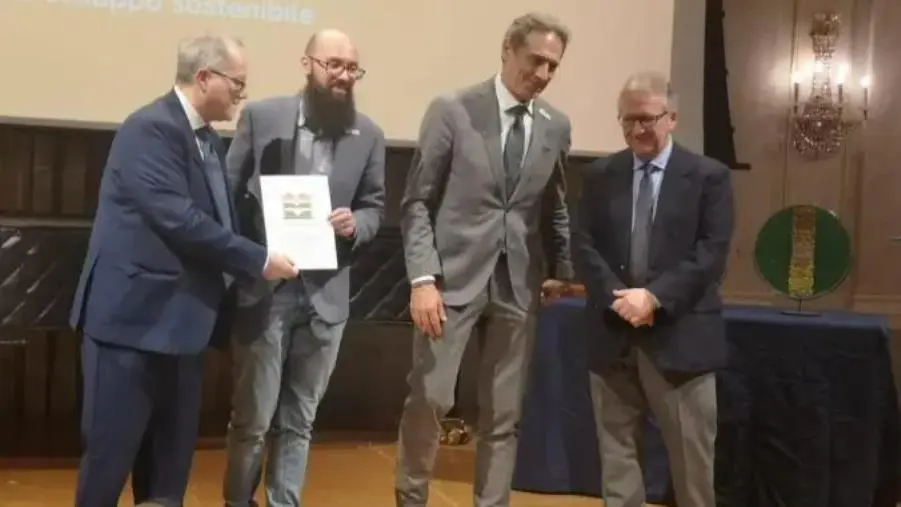 La Camera di Commercio di Catanzaro Crotone e Vibo premia l’eccellenza calabrese al Premio Impresa Ambiente images La Camera di Commercio di Catanzaro Crotone e Vibo premia l’eccellenza calabrese al Premio Impresa Ambiente