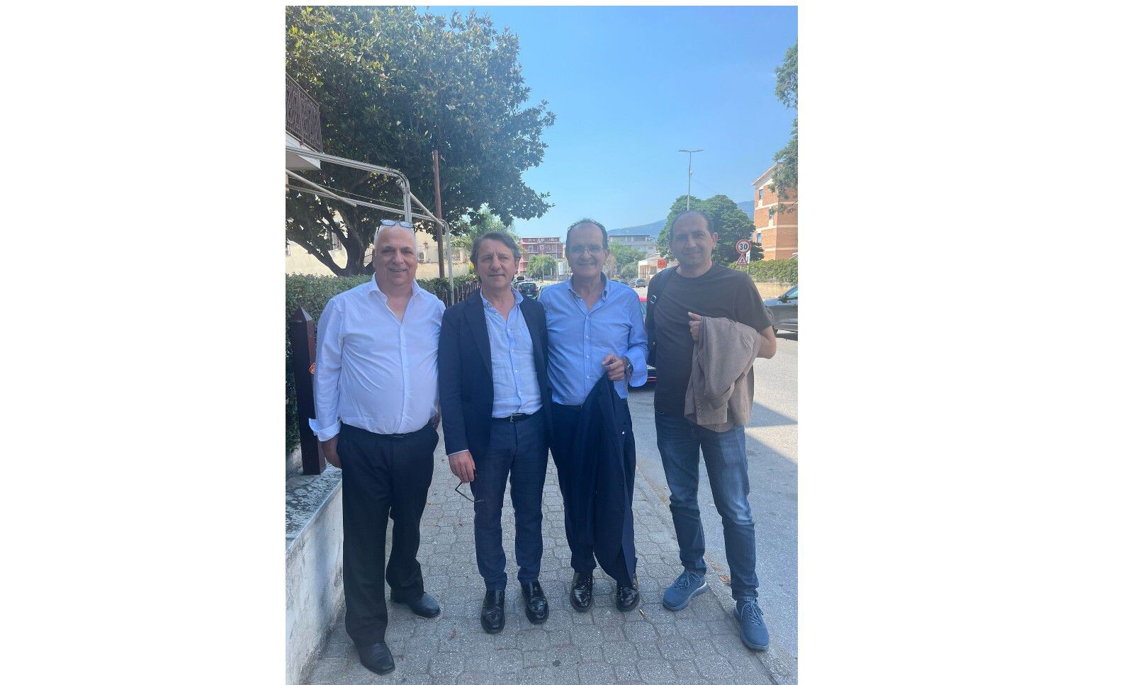 images Fuga dei giovani, il consigliere regionale Bruno replica al collega Giannetta: "Guardi ai problemi reali della Calabria"