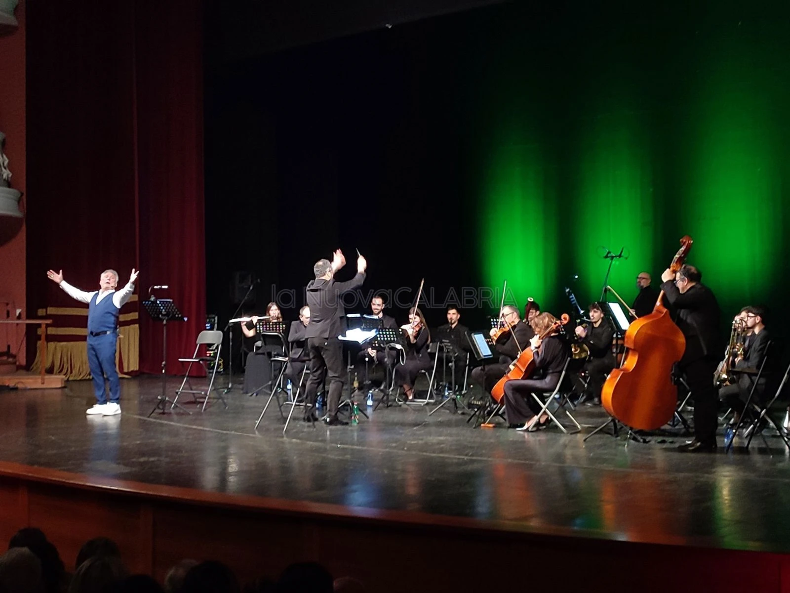 Catanzaro, al Teatro Politeama "Si ride... a crepafavole": Francesco Paolantoni tra comicità e musica colta