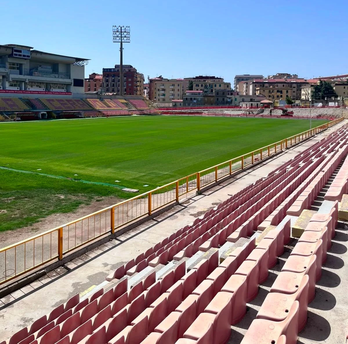 Lavori stadio Ceravolo, tutto appeso alla bonifica bellica: esito atteso nella giornata di venerdì  