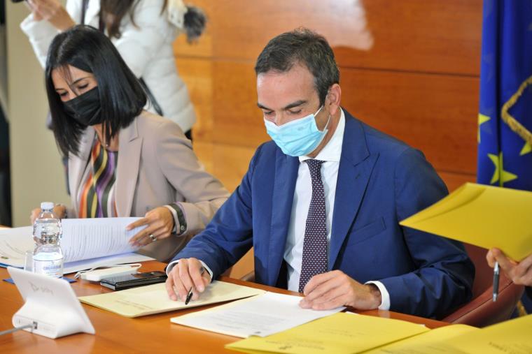 Covid, oggi Occhiuto presenta il progetto per l'assistenza domiciliare ai pazienti images Covid, oggi Occhiuto presenta il progetto per l'assistenza domiciliare ai pazienti