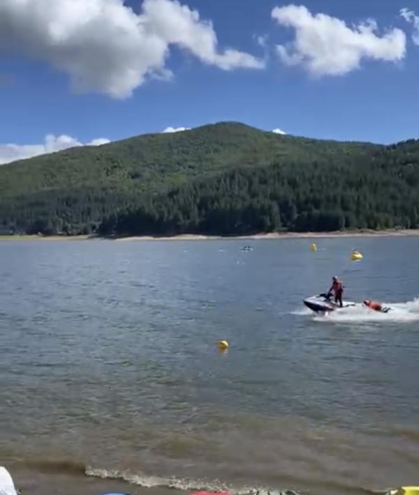 images Un’atleta rischia di annegare in un lago nel Cosentino: salvata dai soccorritori acquatici 
