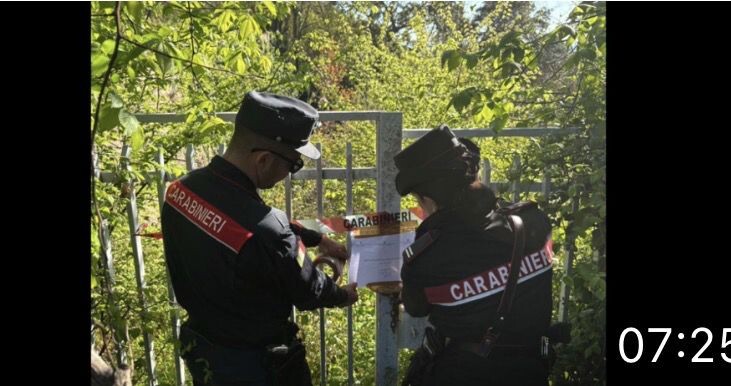 images Lamezia, scoperta e sequestrata discarica abusiva in un terreno privato