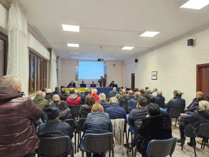 'La strada che non c'è', ripresi i lavori nel tratto compreso da Borboruso a Coraci
images 'La strada che non c'è', ripresi i lavori nel tratto compreso da Borboruso a Coraci
