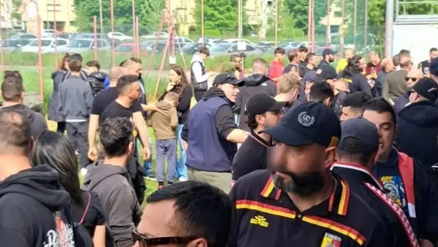 Quando il pallone unisce: Mantova e Catanzaro, niente partita ma grigliata e fair play tra tifosi images Quando il pallone unisce: Mantova e Catanzaro, niente partita ma grigliata e fair play tra tifosi