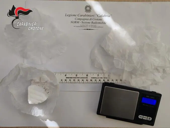 Crotone, arrestato uno spacciatore che operava a casa sua images Crotone, arrestato uno spacciatore che operava a casa sua