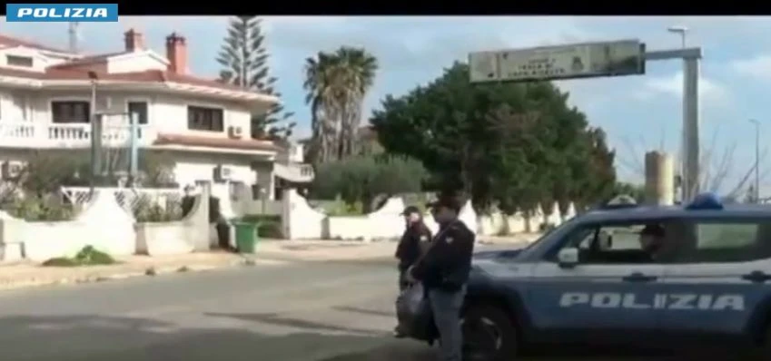 Favorivano immigrazione clandestina, blitz a Crotone e Cosenza: 93 indagati in 5 regioni 