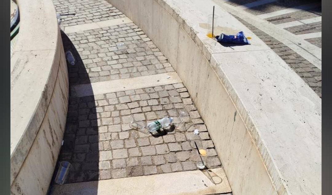 images Catanzaro, la lettera di un residente: "Piazza Politeama e movida, se l’assenza di regole è emergenza sociale"