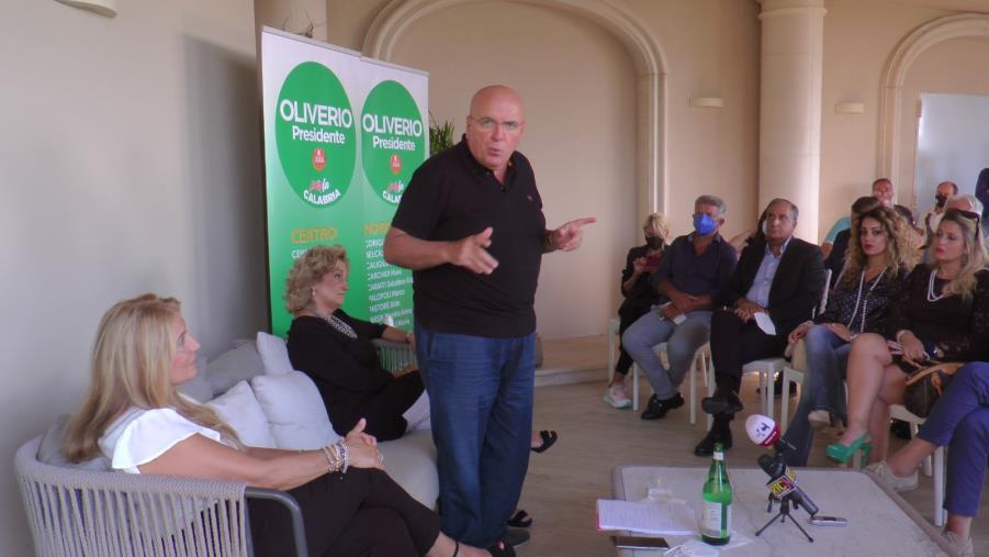 Regionali. Oliverio presenta la sua lista “per liberare la Calabria” images Regionali. Oliverio presenta la sua lista “per liberare la Calabria”