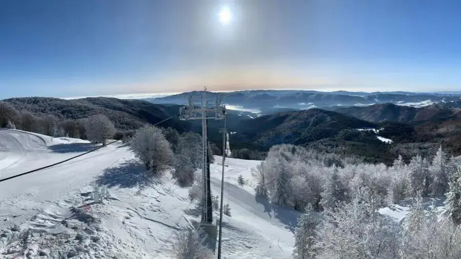 images Piste chiuse a Lorica: niente stagione invernale per gli amanti degli sport sulla neve