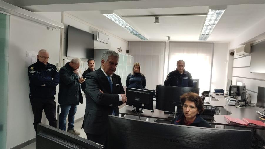 Il neo Commissario Errigo visita il Centro Regionale Multirischi Arpacal images Il neo Commissario Errigo visita il Centro Regionale Multirischi Arpacal
