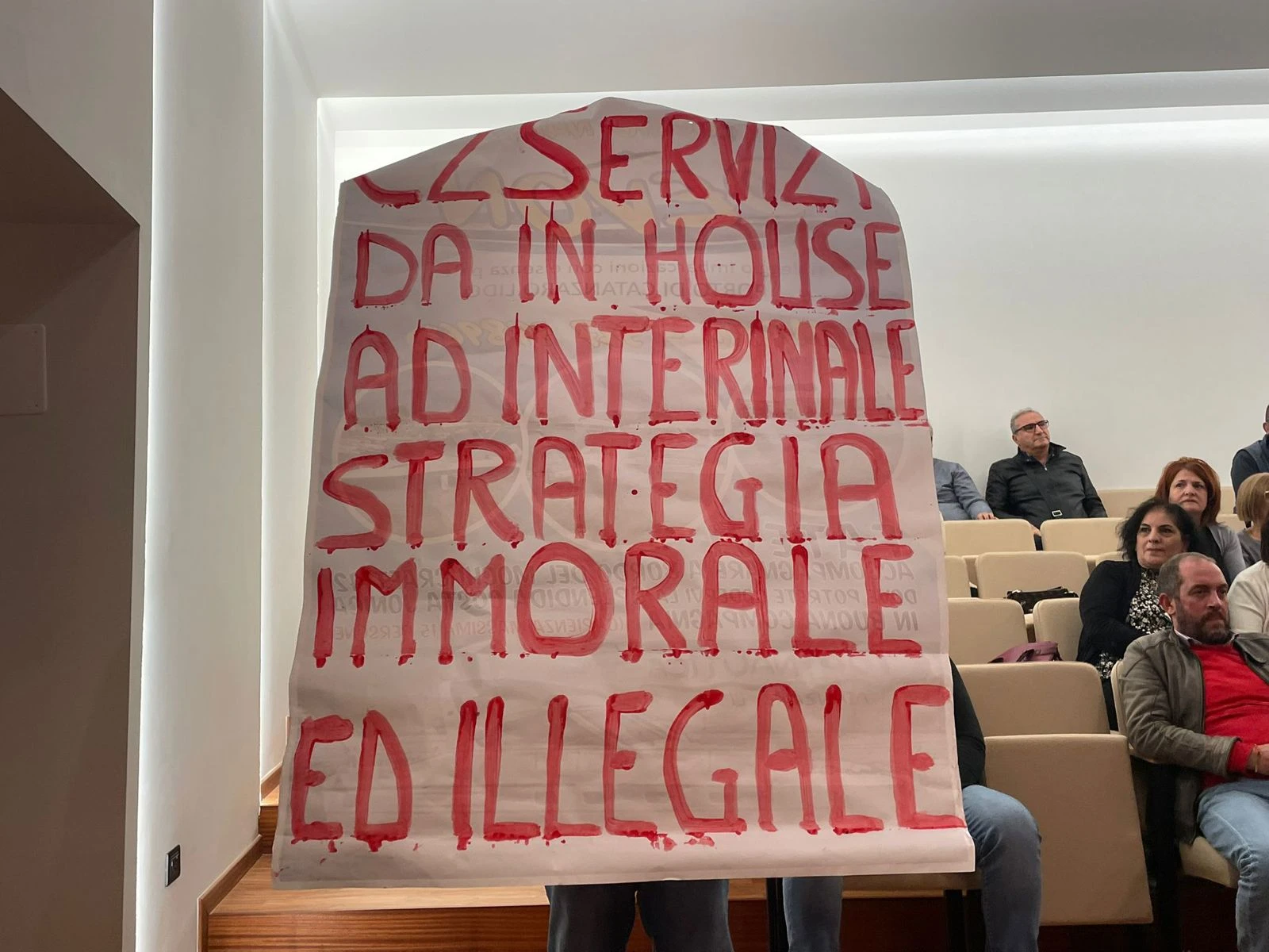 Maremoto Catanzaro Servizi e rischio tenuta del Comune, ecco il piano industriale 