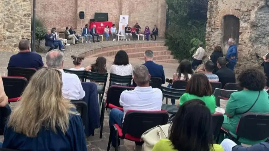 Seminara, Slow Food Editore presenta la guida agli extravergini di oliva images Seminara, Slow Food Editore presenta la guida agli extravergini di oliva