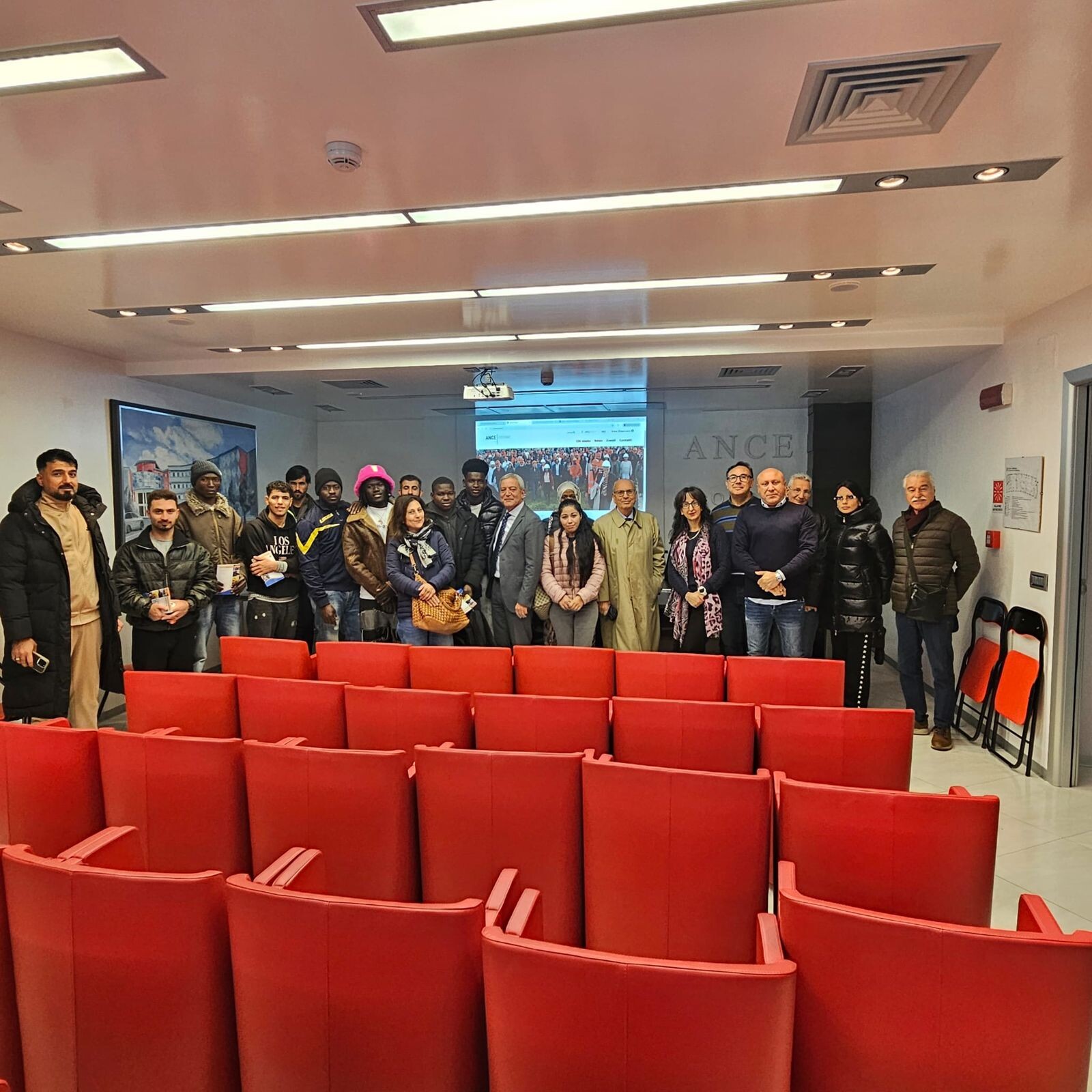 images Un ponte tra formazione e integrazione: studenti migranti in visita all’Ance Crotone e nei cantieri edili