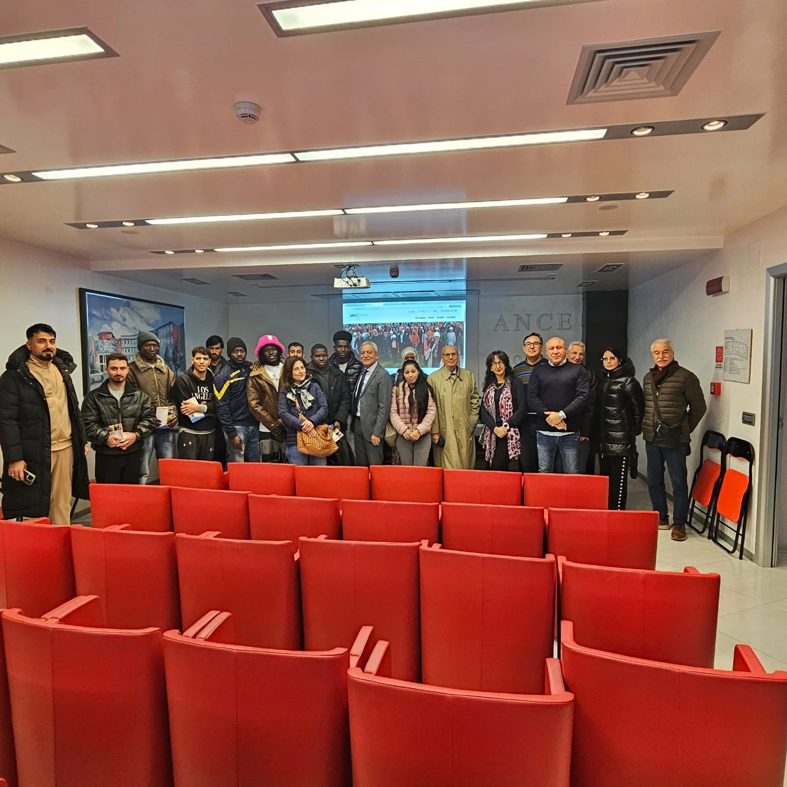 Un ponte tra formazione e integrazione: studenti migranti in visita all’Ance Crotone e nei cantieri edili