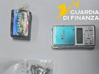 Crotone, lotta allo spaccio di droga: arrestato un giovane di Cirò Marina images Crotone, lotta allo spaccio di droga: arrestato un giovane di Cirò Marina