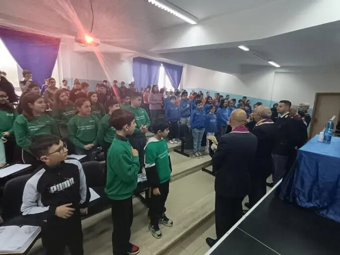 Lamezia, Il rispetto delle regole al centro dell’incontro promosso
da Polizia e Anps
con gli alunni della scuola Primaria images Lamezia, Il rispetto delle regole al centro dell’incontro promosso
da Polizia e Anps
con gli alunni della scuola Primaria