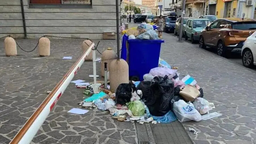 Gianni Costa: “Nel quartiere Lido incuria diffusa, così si accolgono i turisti?” images Gianni Costa: “Nel quartiere Lido incuria diffusa, così si accolgono i turisti?”