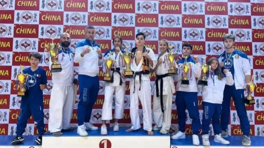 images Catanzaro celebra i suoi campioni: l’assessore Battaglia elogia gli atleti della Nazionale FIK