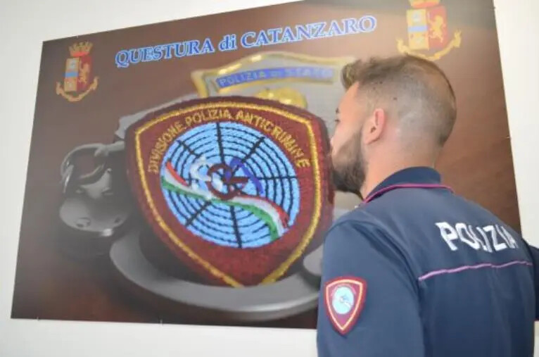 images Catanzaro, la Polizia traccia il bilancio del primo semestre 2023: emessi 528 provvedimenti di misure di prevenzione personali