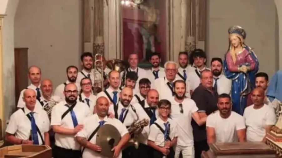 images Montauro, giro mattutino della Banda Musicale "Cuccarini" per celebrare il patrono San Pantaleone
