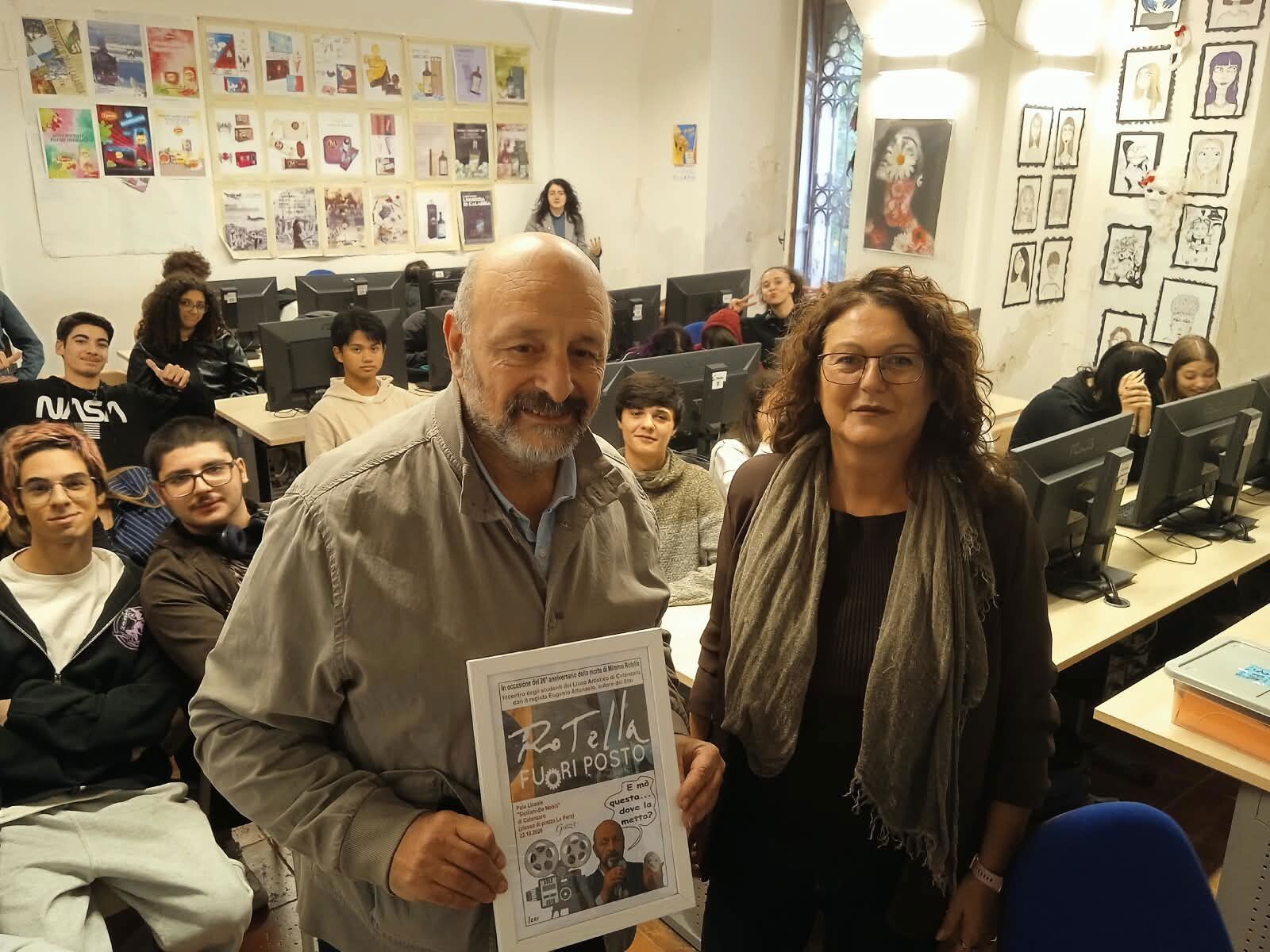 In ricordo del Maestro Mimmo Rotella: i ragazzi del Liceo Artistico incontrano il regista Attanasio images In ricordo del Maestro Mimmo Rotella: i ragazzi del Liceo Artistico incontrano il regista Attanasio