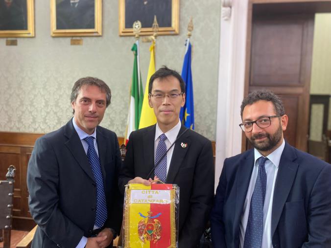 images Catanzaro, il ministro Hirota Tsukasa ricevuto a palazzo De Nobili