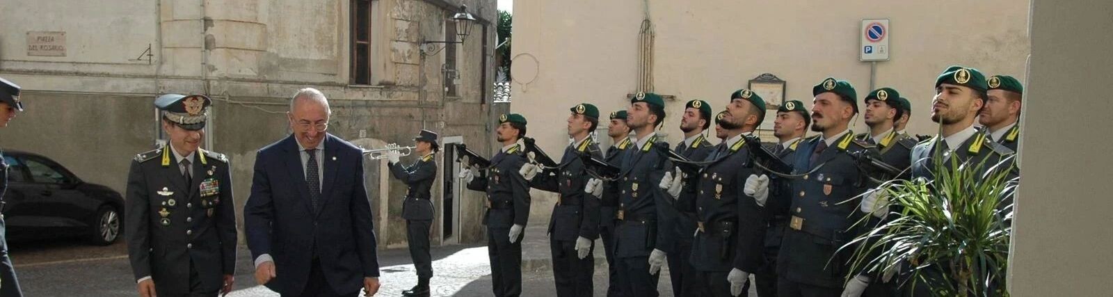 images Il Prefetto di Catanzaro in visita al Comando Regionale Calabria della Guardia di Finanza 