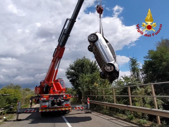 Incidente a Lamezia Terme, auto esce fuori strada e il giovane conducente perde la vita images Incidente a Lamezia Terme, auto esce fuori strada e il giovane conducente perde la vita