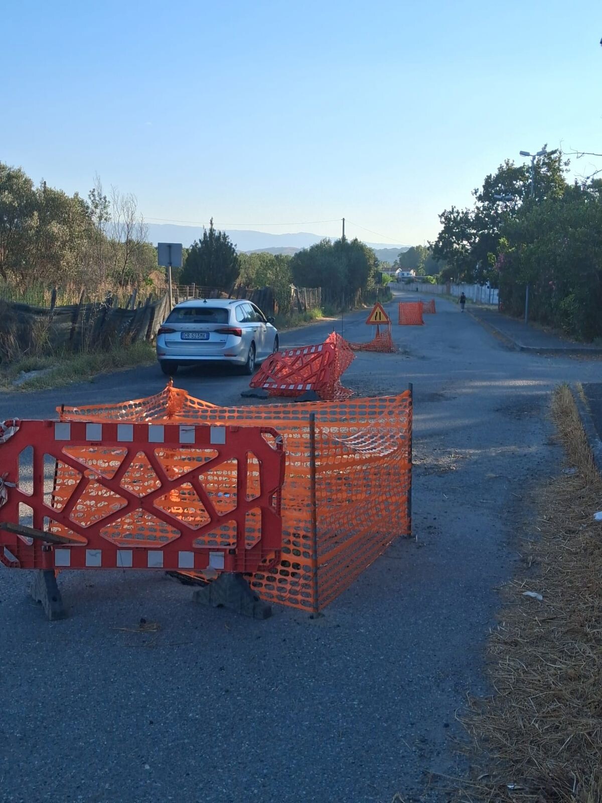Viale Cassiodoro di Roccelletta di Borgia versa in condizioni di degrado (FOTO) images Viale Cassiodoro di Roccelletta di Borgia versa in condizioni di degrado (FOTO)