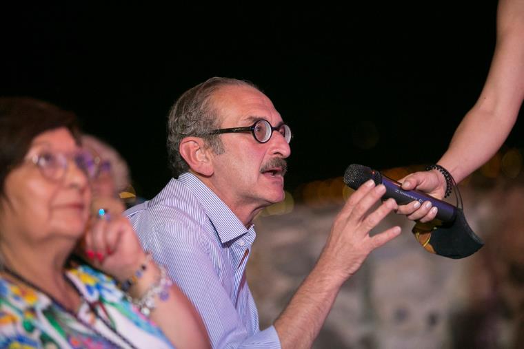 Post offensivo ai catanzaresi, opposizione attacca portavoce sindaco e lui chiede scusa images Post offensivo ai catanzaresi, opposizione attacca portavoce sindaco e lui chiede scusa