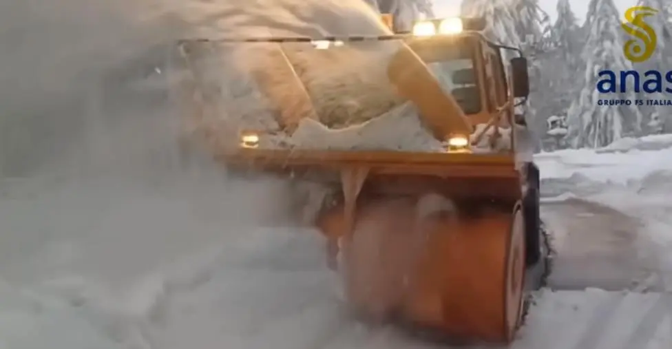 Cosenza, piano neve 2025-2026: Prefettura e Anas definiscono le linee operative per la viabilità 