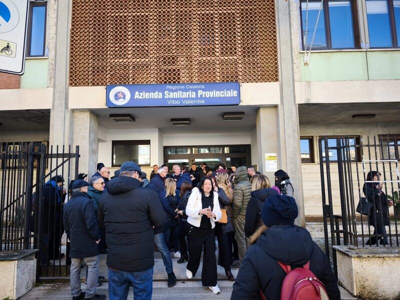 images A Vibo il corteo silenzioso per il pieno diritto alla salute: "Ali di Vibonesità" sostiene l'iniziativa 