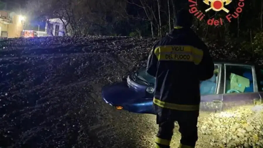 images Maltempo nel catanzarese, Vigili del Fuoco al lavoro senza sosta per far fronte all’emergenza