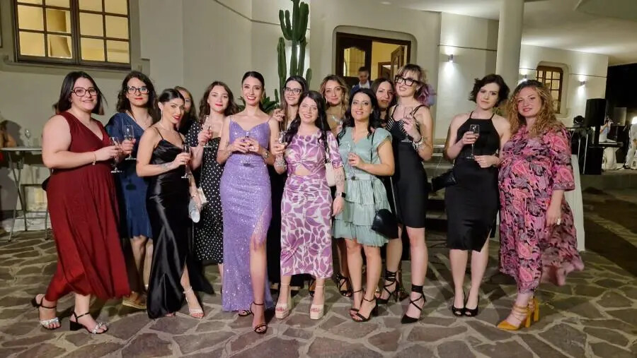 Il party di Divina che festeggia i suoi primi 10 anni di estetica a Catanzaro images Il party di Divina che festeggia i suoi primi 10 anni di estetica a Catanzaro