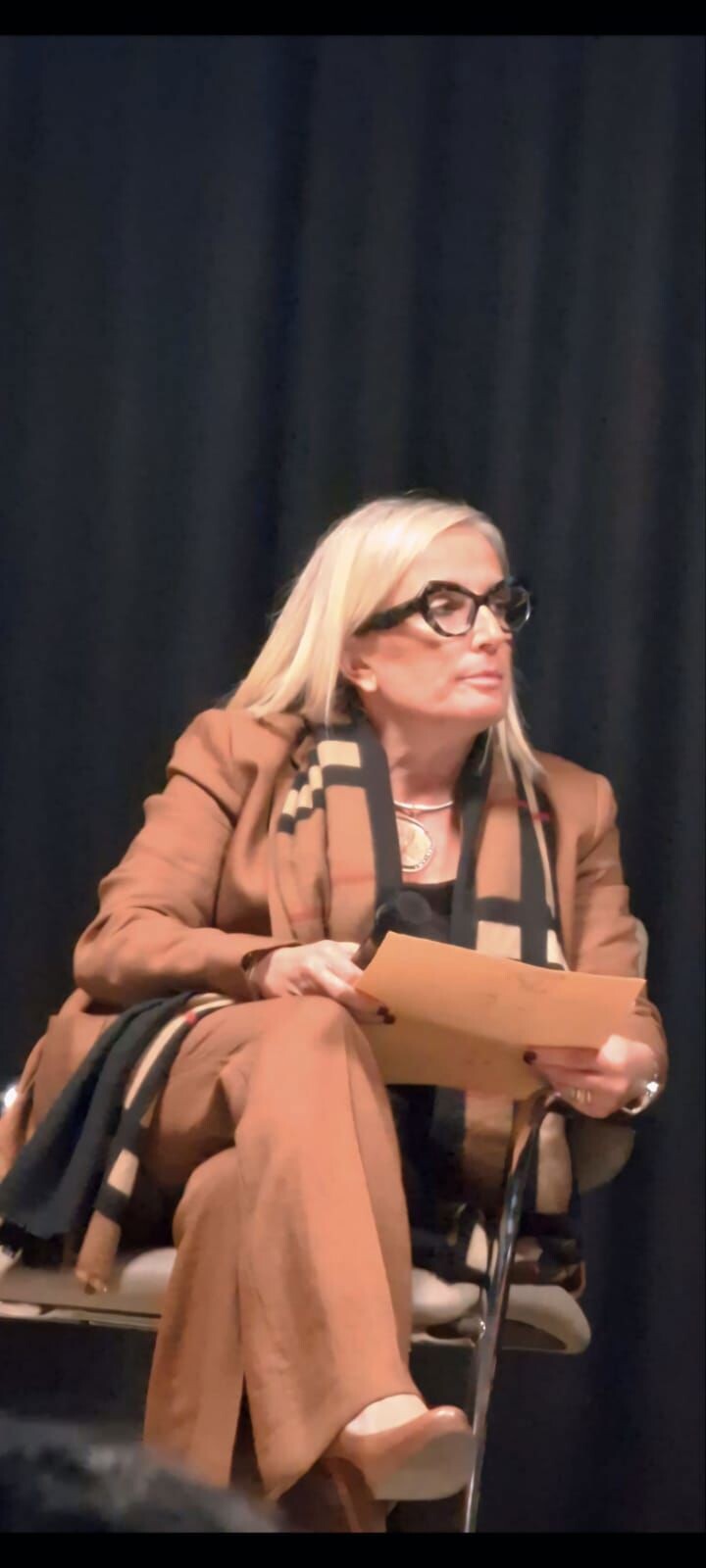 images L' avv Serafina Cavaliere al Teatro Eraclea di Isola Capo Rizzuto lancia un appello contro la violenza di genere