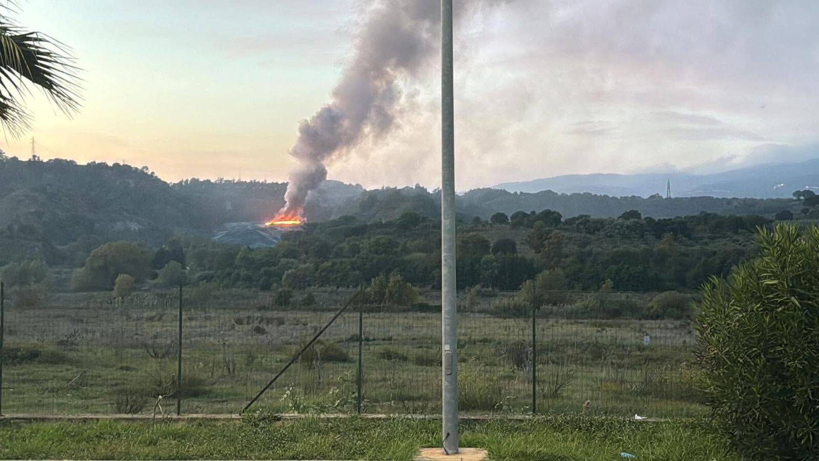 images Comitato No Discarica Pianopoli: "Necessario un immediato piano di monitoraggio dell'aria e delle acque"