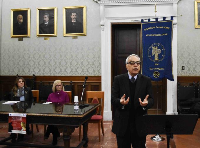 images "Beatrice Donna Angelo e Dante Don Giovanni": l’educazione alle emozioni con la FIDAPA di Catanzaro