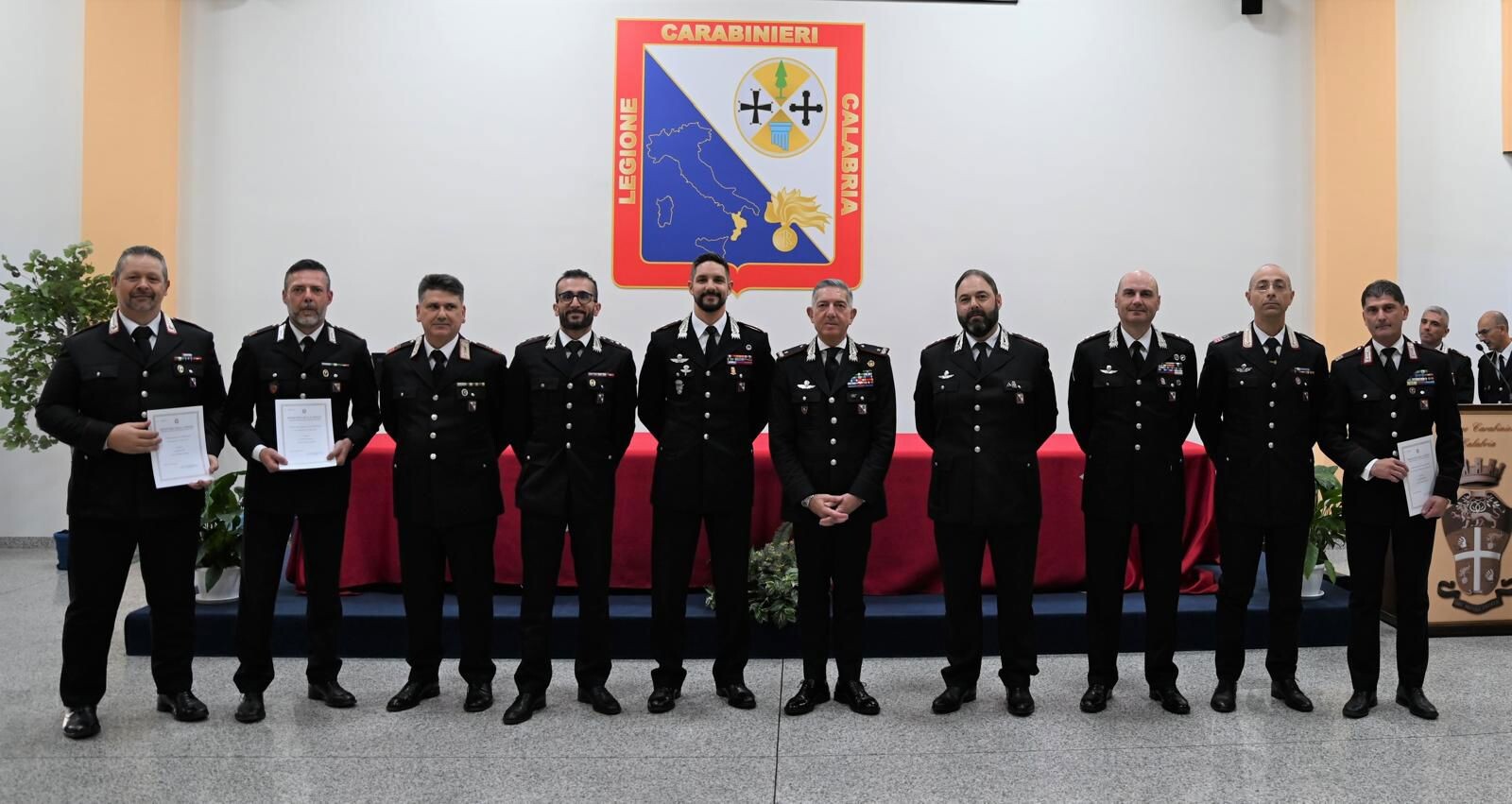 images Carabinieri, a Catanzaro la cerimonia di consegna dei diplomi delle medaglie al merito di lungo comando