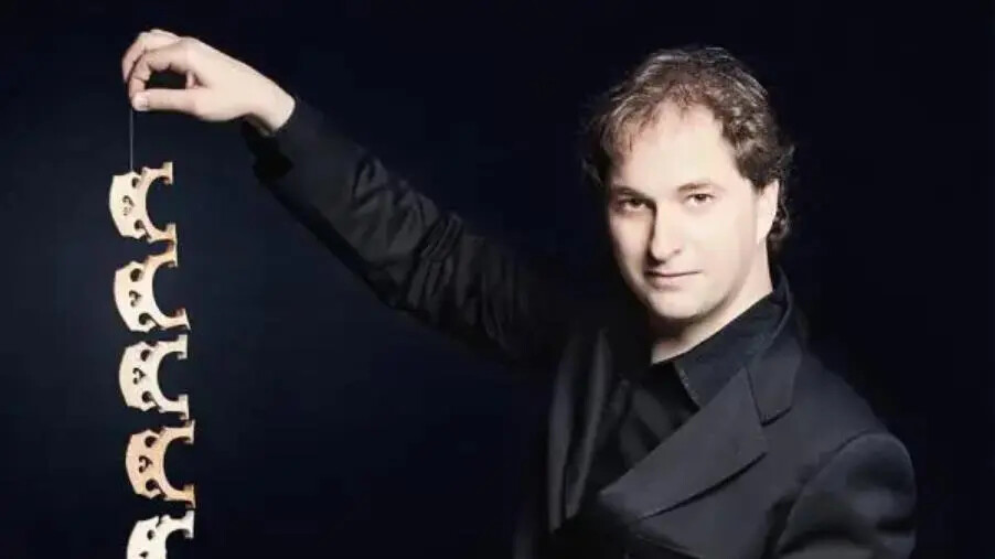 images Ama Calabria, ad Acri il concerto del violoncellista Enrico Bronzi solista
con l’Orchestra Filharmonie di Firenze