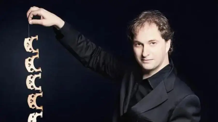 Ama Calabria, ad Acri il concerto del violoncellista Enrico Bronzi solista
con l’Orchestra Filharmonie di Firenze images Ama Calabria, ad Acri il concerto del violoncellista Enrico Bronzi solista
con l’Orchestra Filharmonie di Firenze