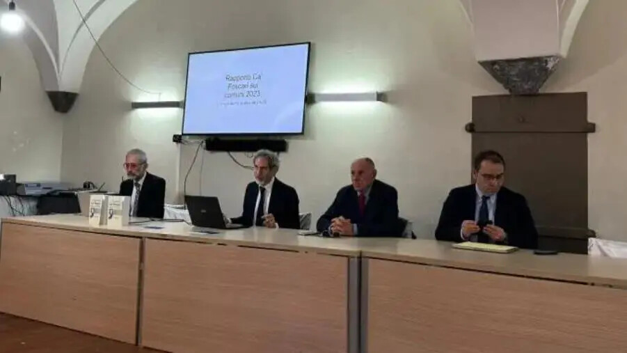 Gioia Tauro, presentato il VI Rapporto dell'Università "Ca’ Foscari" di Venezia sui comuni italiani images Gioia Tauro, presentato il VI Rapporto dell'Università "Ca’ Foscari" di Venezia sui comuni italiani