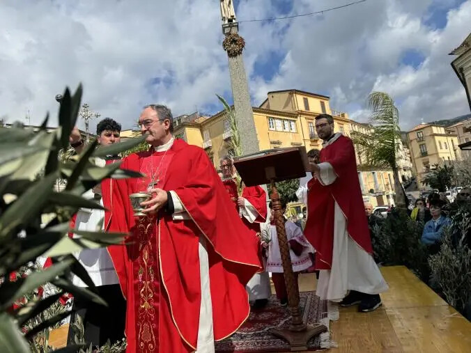 Domenica delle Palme, la benedizione del vescovo di Lamezia Terme images Domenica delle Palme, la benedizione del vescovo di Lamezia Terme