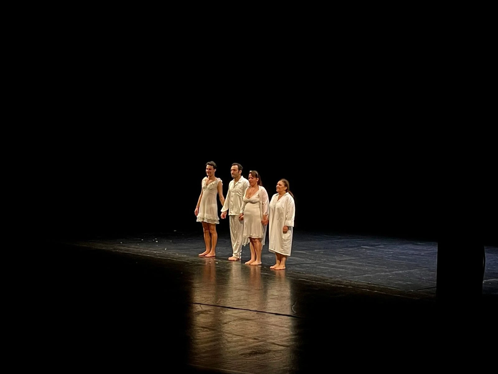 Catanzaro, al Politeama "L'angelo del focolare" di Emma Dante: il ciclo infinito della violenza domestica 