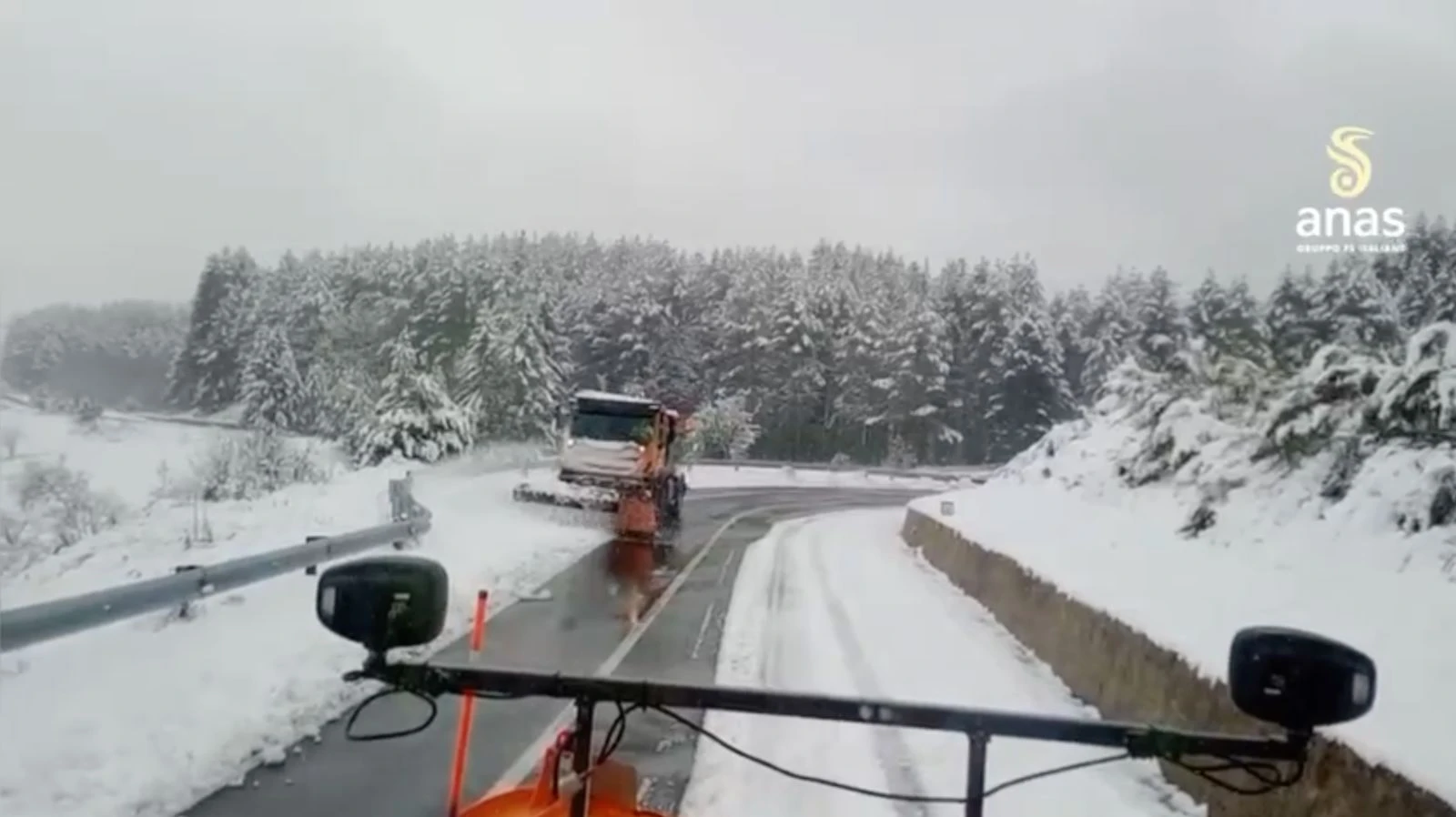 Maltempo e neve a quote basse: personale Anas in azione su tutta la rete calabrese