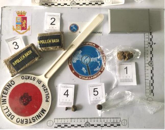 Catanzaro. Droga nascosta in camera da letto: arrestato 40enne di Lido images Catanzaro. Droga nascosta in camera da letto: arrestato 40enne di Lido