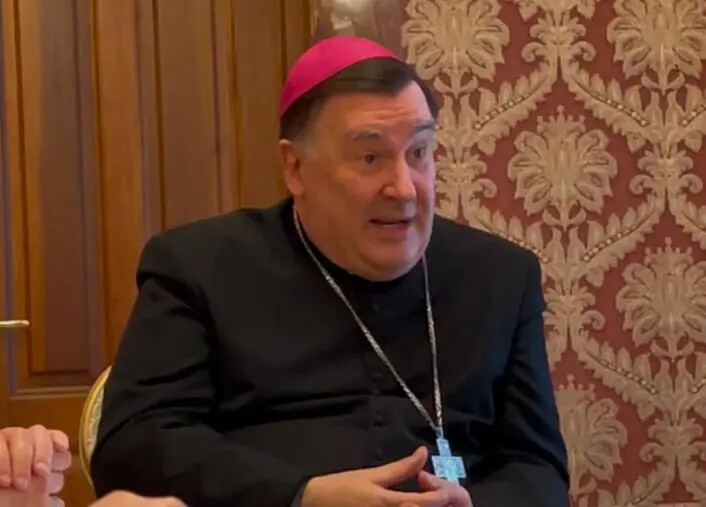 images Catanzaro, Mons Maniago ai presbiteri e alla comunità diocesana: "L'Avvento ci insegna a vivere il tempo come occasione di crescita e di speranza"