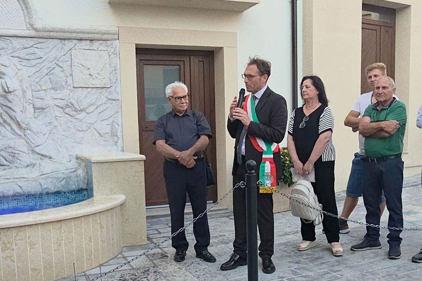 Zagarise inaugura la "Fontana del Verrino": arte e identità nel cuore del borgo images Zagarise inaugura la "Fontana del Verrino": arte e identità nel cuore del borgo