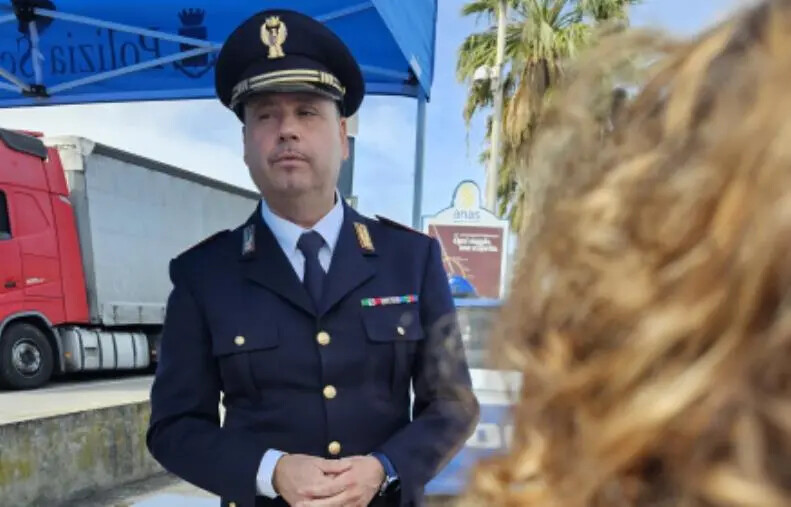 Giornata internazionale dei bambini scomparsi, nel Vibonese Campagna di sensibilizzazione della polizia images Giornata internazionale dei bambini scomparsi, nel Vibonese Campagna di sensibilizzazione della polizia