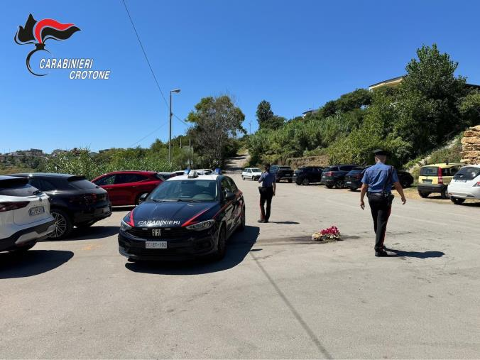 Lavoro nero nel Crotonese, Carabinieri sospendono cantiere e infliggono maxi multe